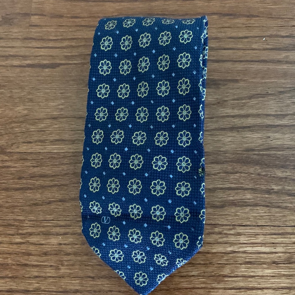 Valentino tie